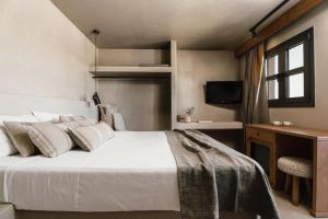 Momi Hotel