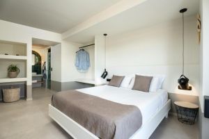 Momi Hotel