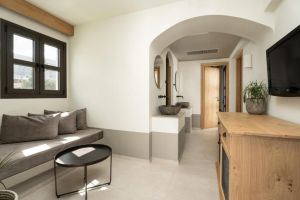 Momi Hotel