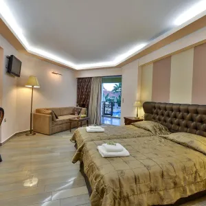 PALAZETTO SUITES (ADULTS ONLY)