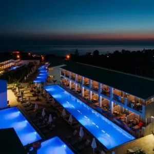 Caretta Paradise Hotel &amp; Waterpark Tragaki
