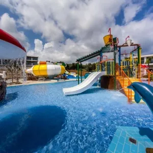 Caretta Paradise Hotel &amp; Waterpark Tragaki