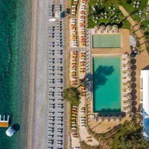 Isla Brown Corinthia, Curio Collection by Hilton