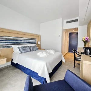 Radisson Paradise Beach Resort