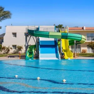 DoubleTree by Hilton Sharks Bay