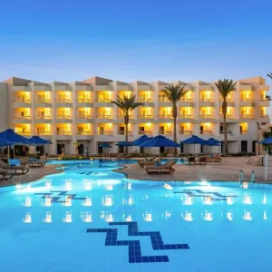 DoubleTree by Hilton Sharks Bay