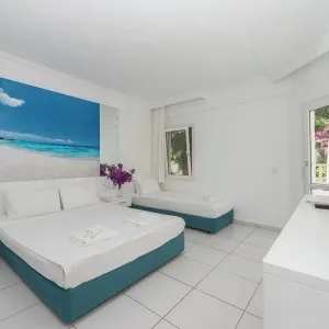 Bendis Beach Hotel