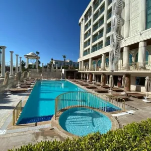 Laur Hotels