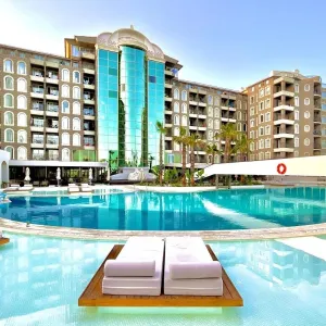Laur Hotels