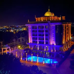 Laur Hotels