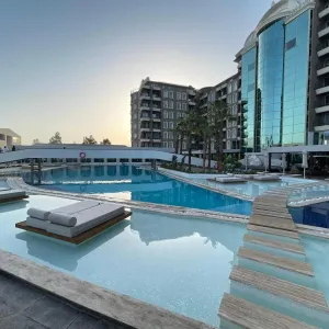 Laur Hotels
