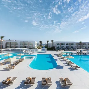 Sunrise White Hills Resort