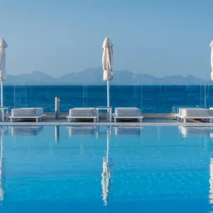 Dimitra Beach Hotel &amp; Suites