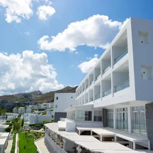 Dimitra Beach Hotel &amp; Suites