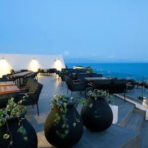Dimitra Beach Hotel &amp; Suites