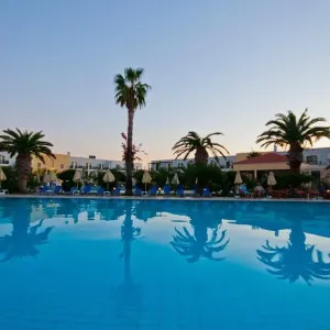 Tigaki Beach