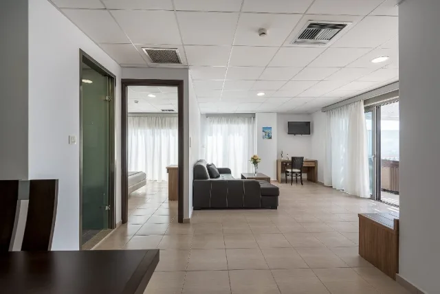 ROYAL BAY SUITES