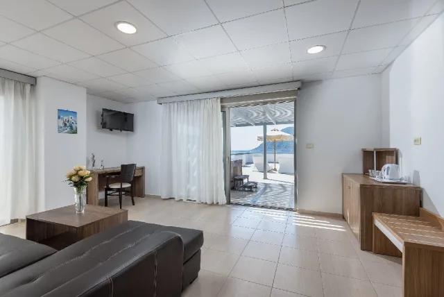 ROYAL BAY SUITES