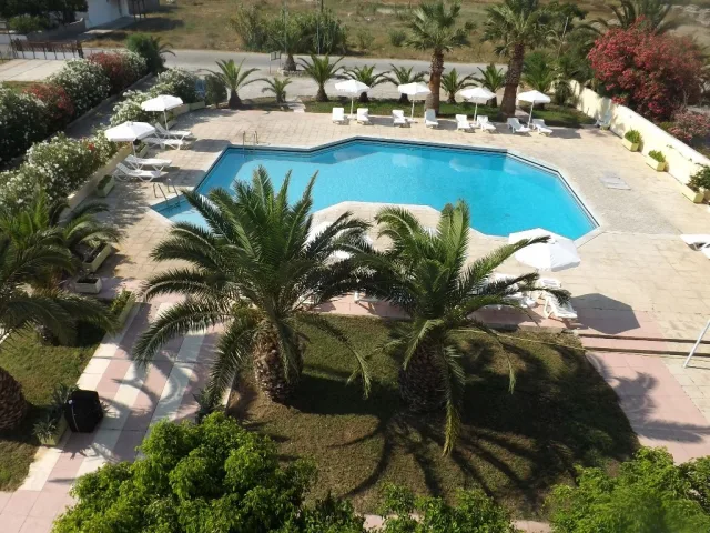 Leonidas Hotel and Studios