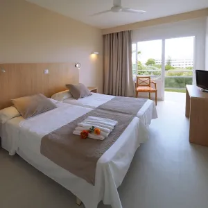 Playamar Hotel and Apartments