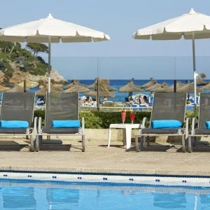 UNIVERSAL CASTELL ROYAL
