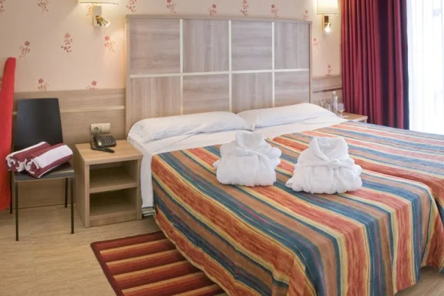 Sumus Hotel Stella Spa (Pineda de Mar)