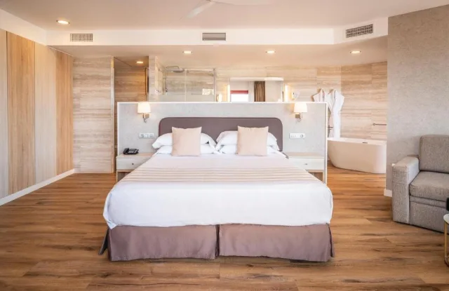Angela Hotel (Fuengirola)