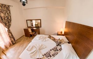LILI HOTEL