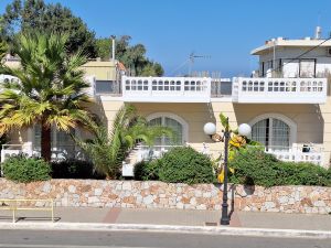 PERLA BEACH HOTEL APARTMENTS