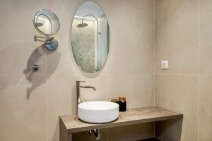 AXOS HOTEL