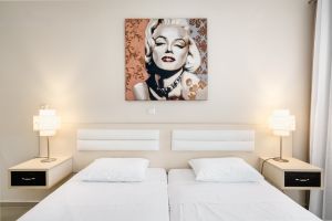 AXOS HOTEL