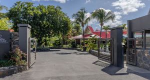 Villas Caroline Beach Hotel