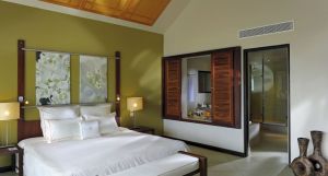 Victoria Beachcomber Resort & Spa