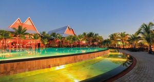 Victoria Beachcomber Resort & Spa