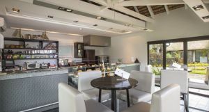The Bay Club at Anahita
