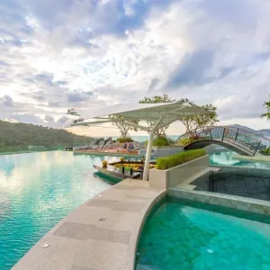Crest Resort &amp; Pool Villas Phuket