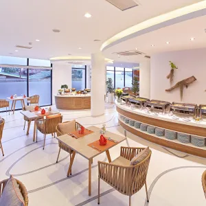 Bandara Phuket Beach Resort