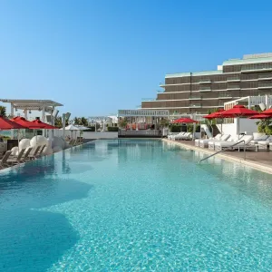 Th8 Palm Dubai Beach Resort Vignette Collection - Dubai