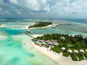 Cinnamon Hakuraa Huraa Resort Maldives