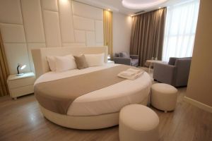 Hotel Strora