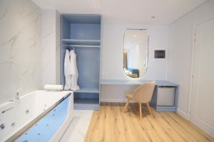 Hotel Strora