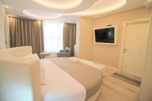 Hotel Strora
