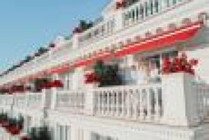 Hotels & Resorts Flower - Golem