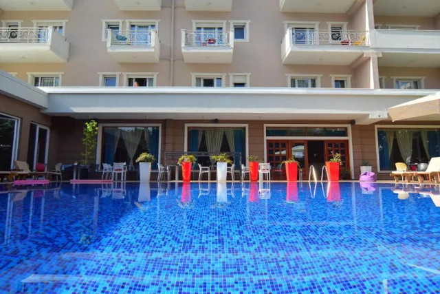 Hotel Sandy Beach Resort