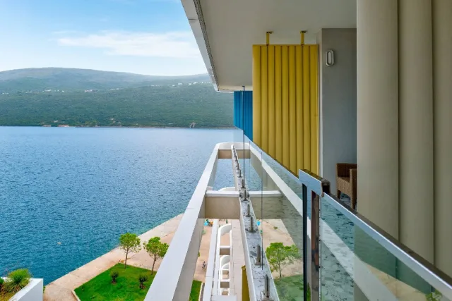 Carine Hotel Kumbor (R)