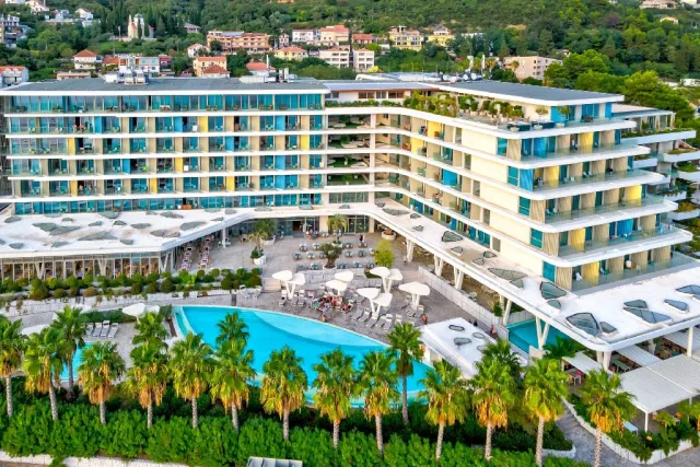 Carine Hotel Kumbor (R)