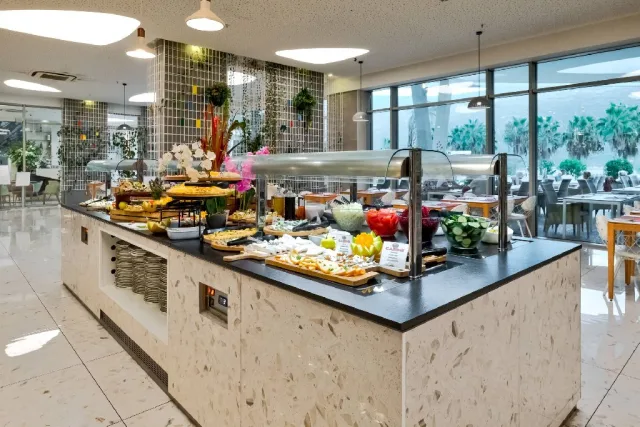 Carine Hotel Kumbor (R)