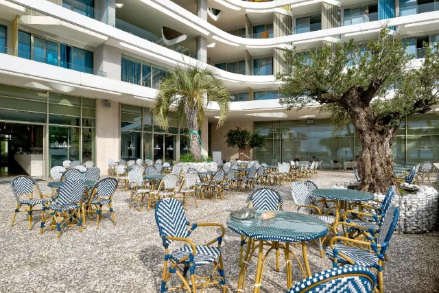 Carine Hotel Kumbor (R)