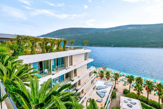 Carine Hotel Kumbor (R)