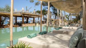 MAKO Sea & Suites